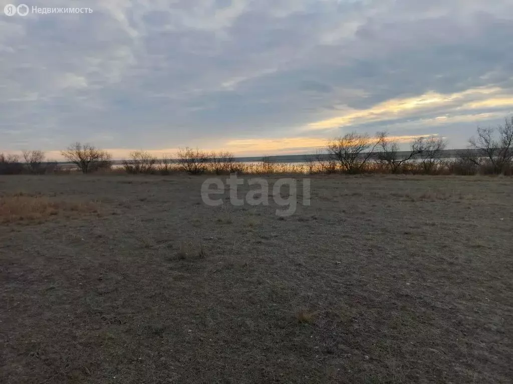 Участок в Сакский район, село Суворовское (200 м) - Фото 0