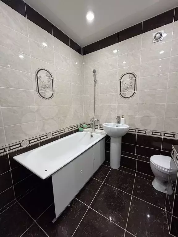 2-к. квартира, 62,5 м, 12/15 эт. - Фото 0