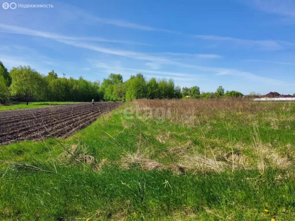 Участок в село Выгоничи, Верхняя улица (30 м) - Фото 0