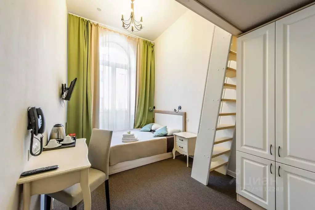 Комната Санкт-Петербург ул. Короленко, 14 (16.0 м) - Фото 1