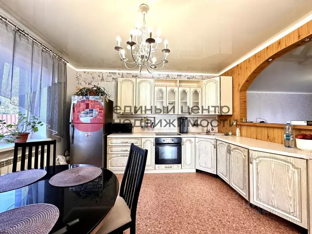 Дом в Тюменская область, Тюмень ул. Анатолия Секисова (197 м) - Фото 1