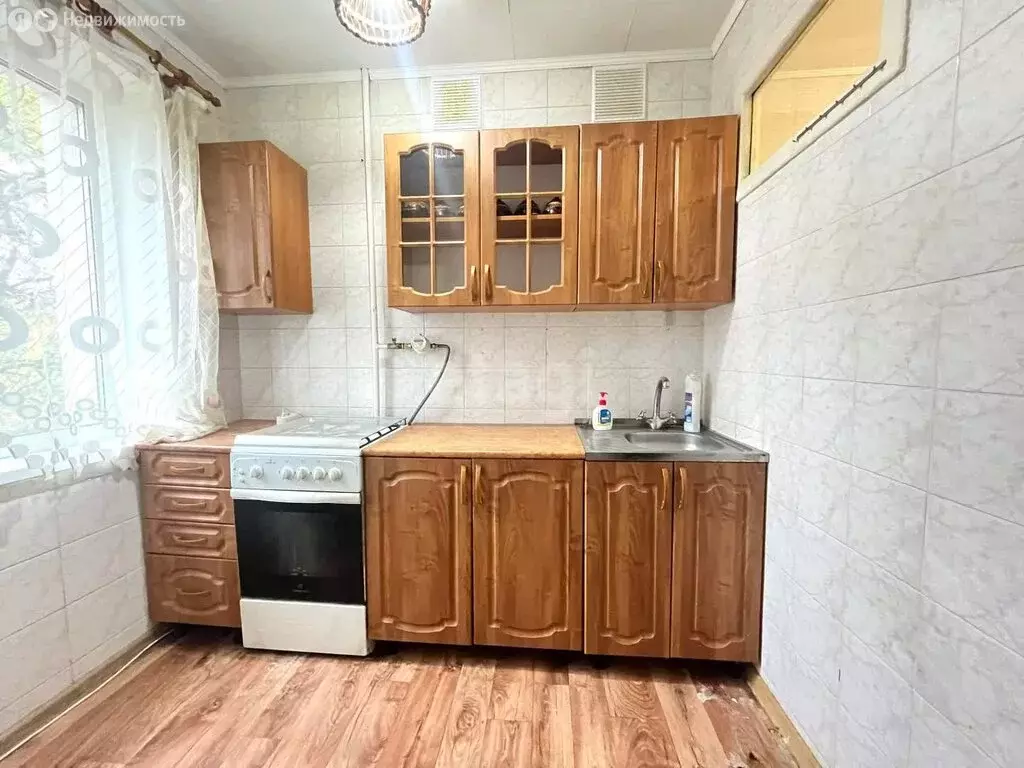 3-комнатная квартира: Старый Оскол, микрорайон Интернациональный, 17 ... - Фото 1