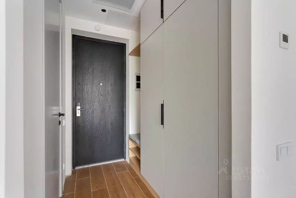 Студия Санкт-Петербург наб. Макарова, 58 (21.4 м) - Фото 2