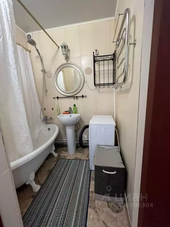 2-к кв. Омская область, Омск ул. Голика, 2А (50.0 м) - Фото 2