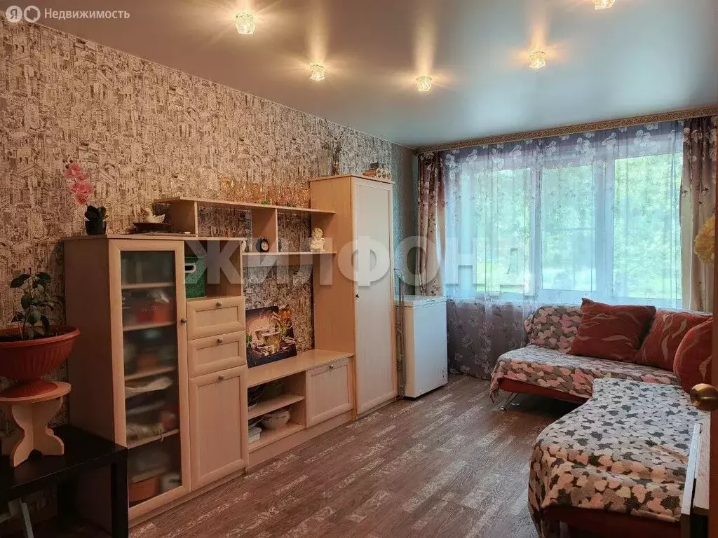 3-комнатная квартира: Новосибирск, Приморская улица, 33 (61.3 м) - Фото 0