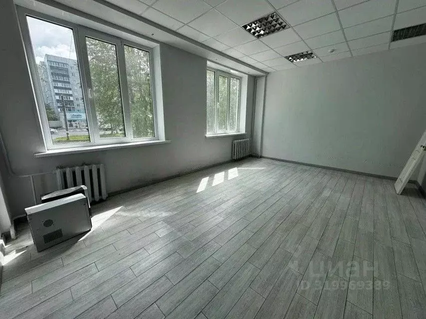 Офис в Ульяновская область, Ульяновск просп. Гая, 90 (1000 м) - Фото 1