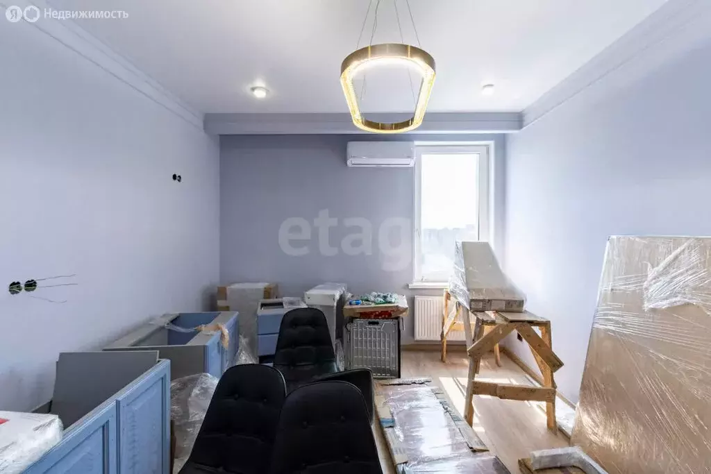 2-комнатная квартира: Тюмень, Новгородская улица, 1 (61.7 м) - Фото 1