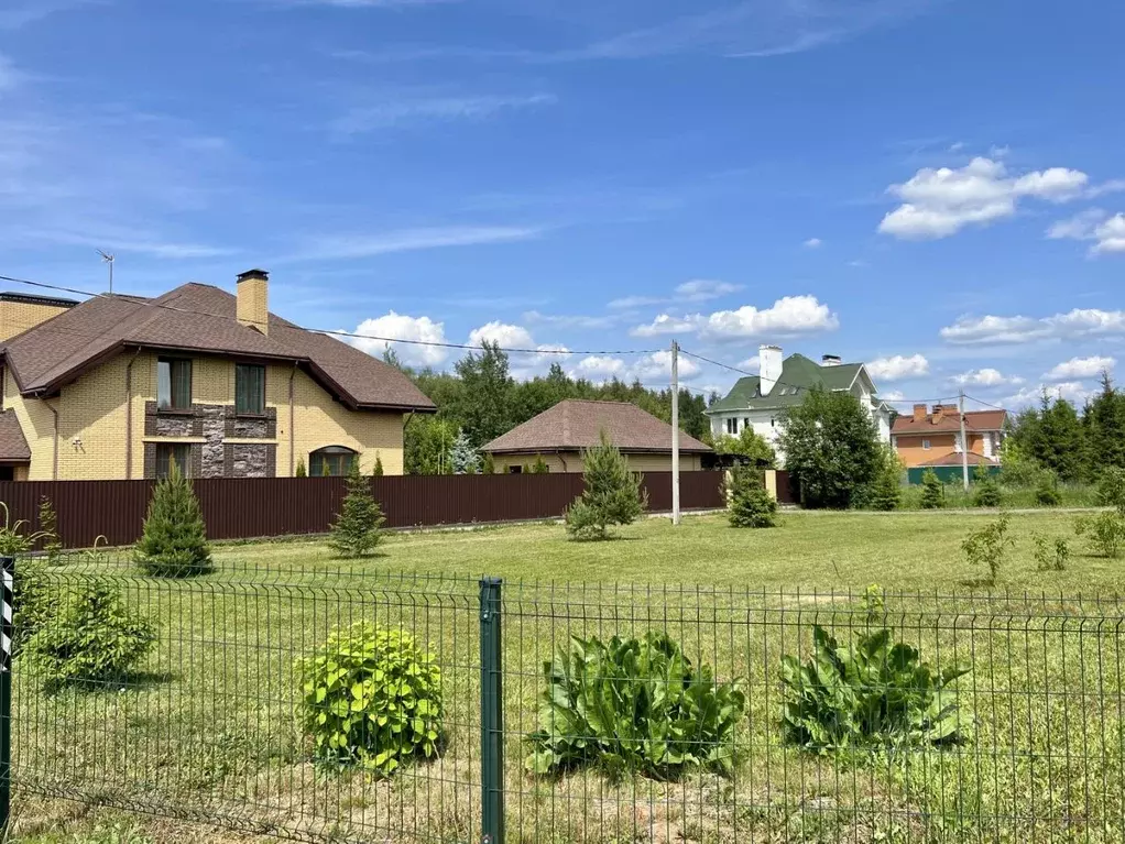 Участок в Московская область, Мытищи городской округ, д. Крюково ул. ... - Фото 1