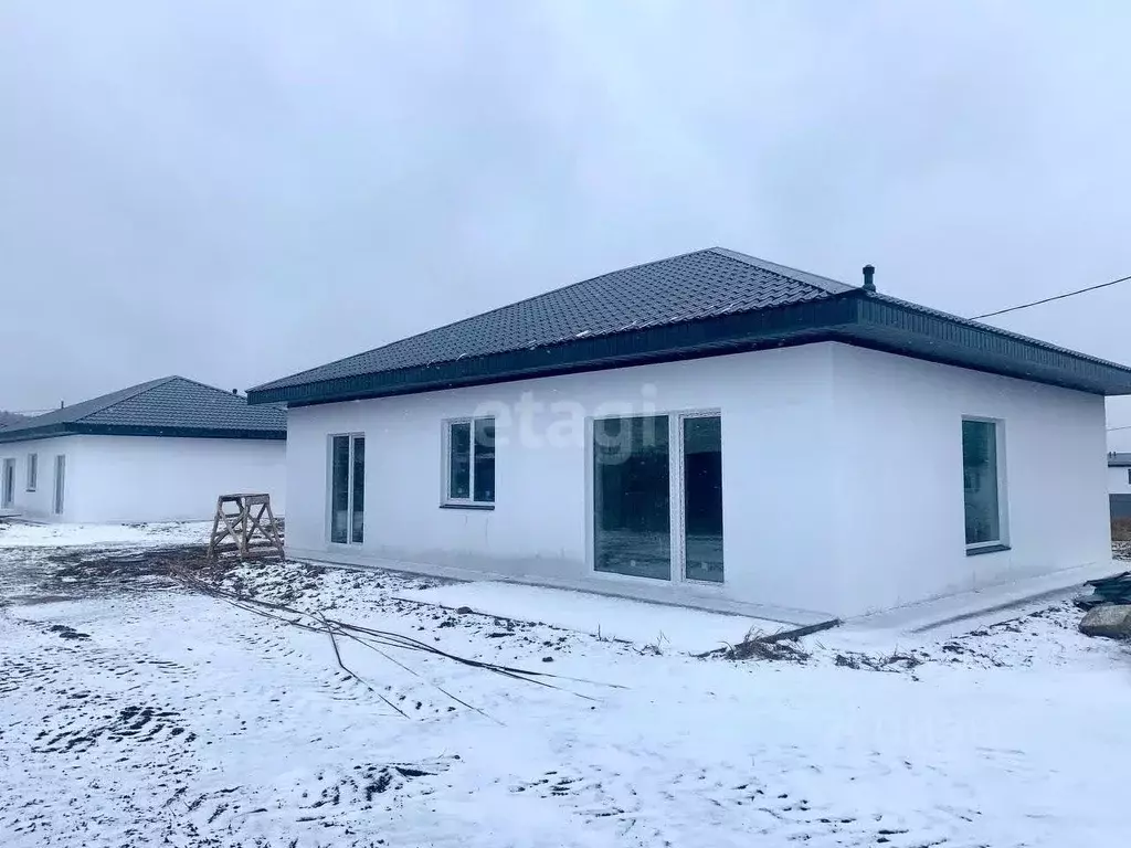 Дом в Свердловская область, Полевской муниципальный округ, с. ... - Фото 1
