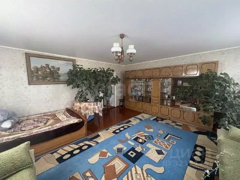 Дом в Белгородская область, Корочанский район, Погореловское с/пос, с. ... - Фото 1