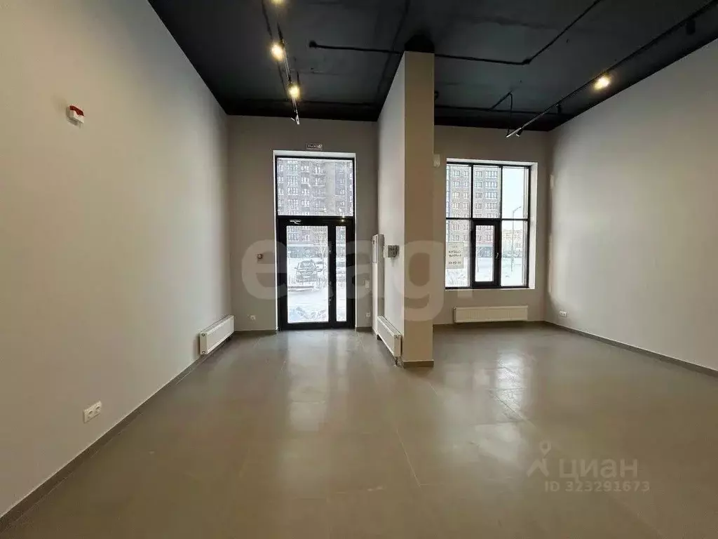 Торговая площадь в Тюменская область, Тюмень ул. Фармана Салманова, 15 ... - Фото 1