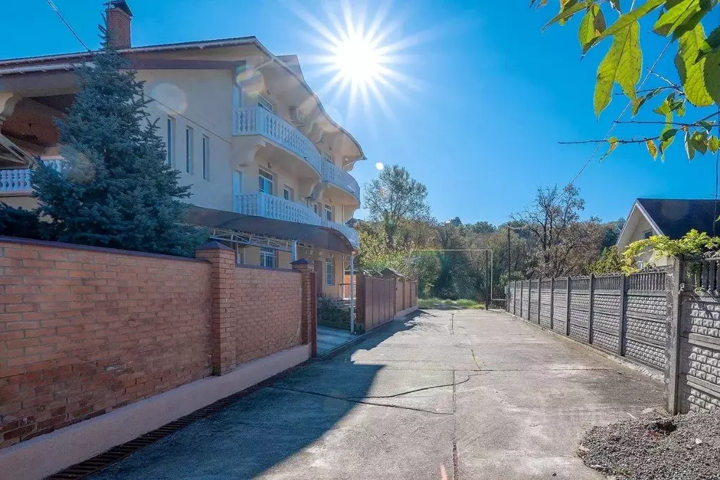 Дом в Краснодарский край, Сочи Красная ул., 81 (260 м) - Фото 0