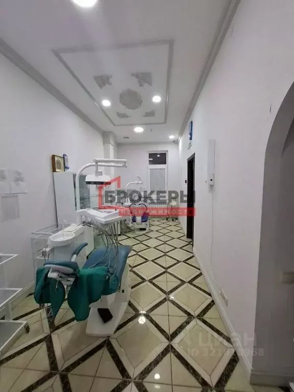 Офис в Севастополь ул. Парковая, 14к1 (46 м) - Фото 2