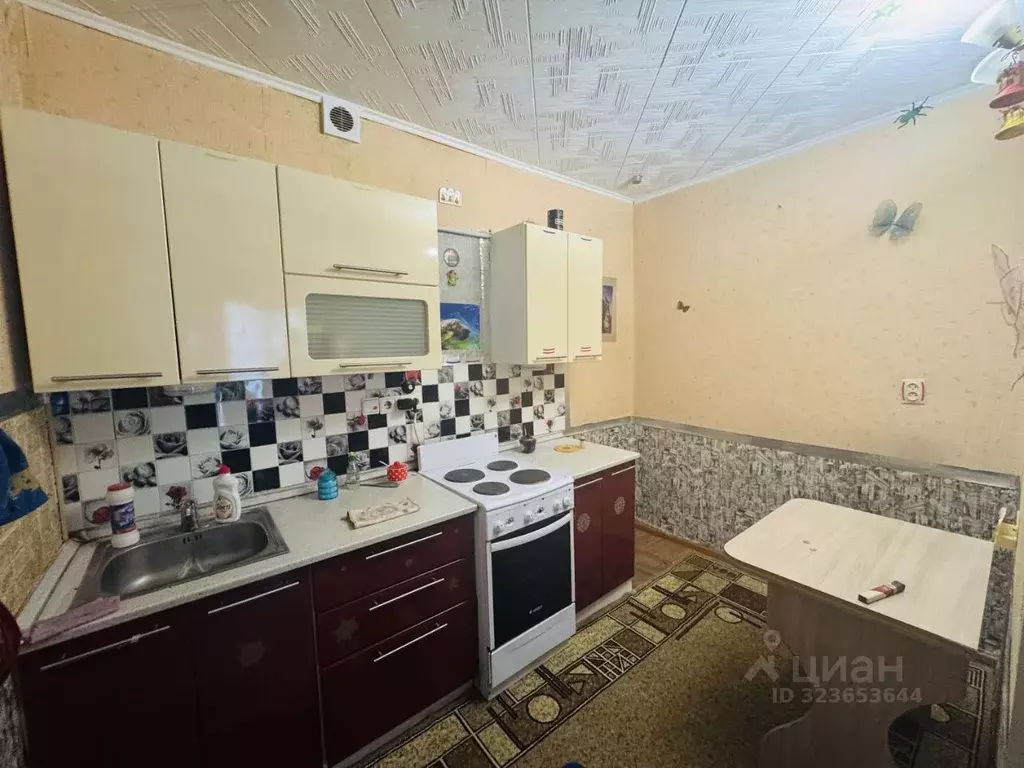 Комната Омская область, Омск Радуга мкр, ул. 11-я Чередовая, 5 (10.5 ... - Фото 1