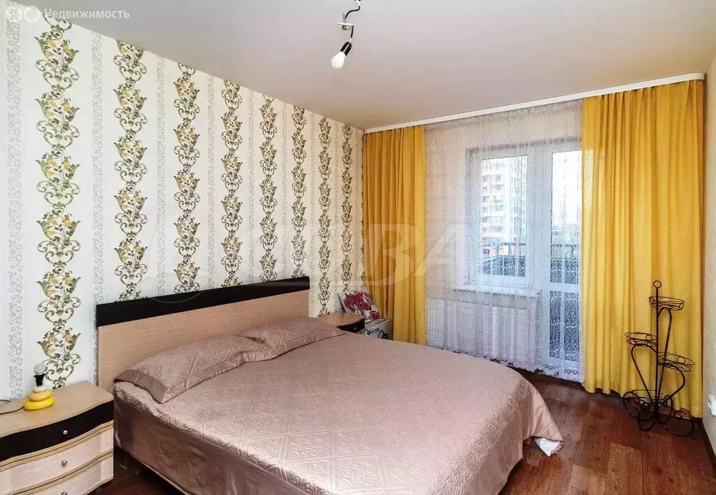 3-комнатная квартира: Тюмень, улица Ю.-Р.Г. Эрвье, 30 (76 м) - Фото 2