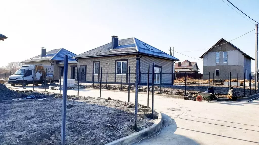 Дом в Калининградская область, Гурьевский муниципальный округ, посёлок ... - Фото 0