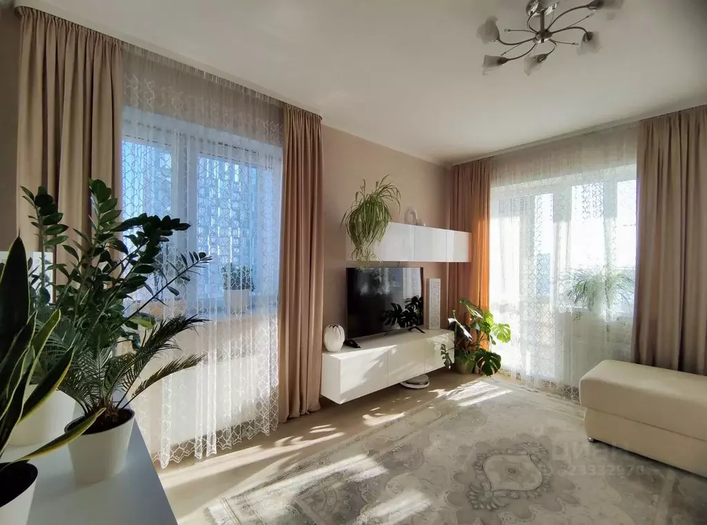 2-к кв. Пермский край, Пермь ул. Революции, 52В (57.9 м) - Фото 0