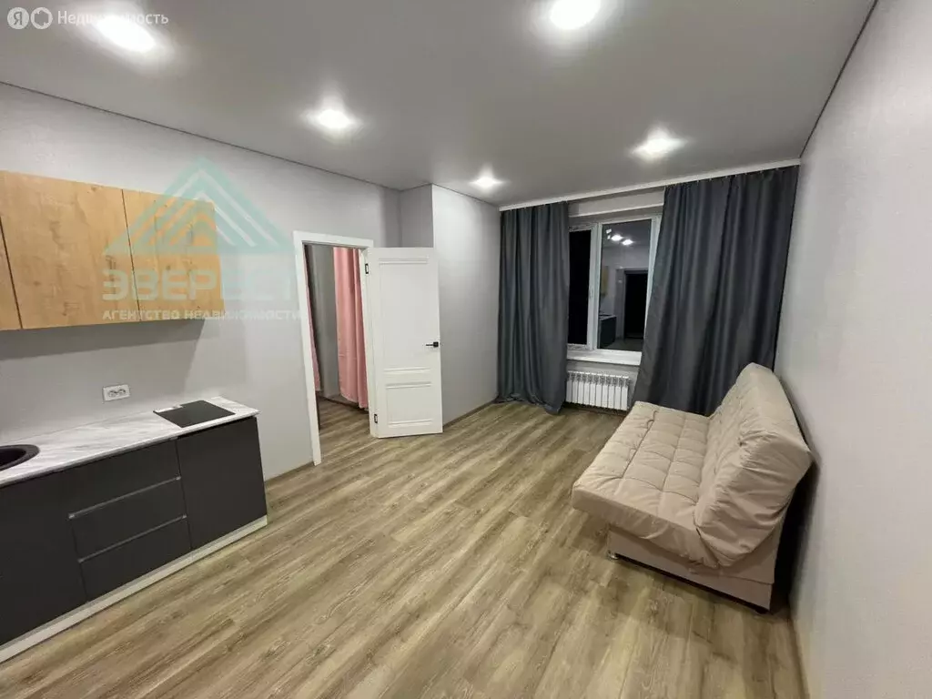 1-комнатная квартира: Абакан, улица Генерала Тихонова, 8 (37 м) - Фото 0