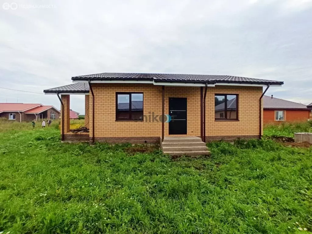 Дом в село Русский Юрмаш, Кустарная улица (110 м) - Фото 1
