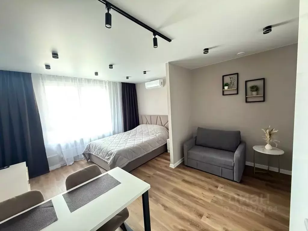 Студия Сахалинская область, Южно-Сахалинск ул. Имени Владимира ... - Фото 0