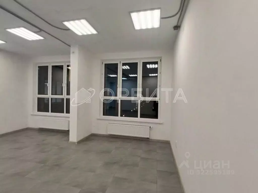 Помещение свободного назначения в Тюменская область, Тюмень ул. ... - Фото 1