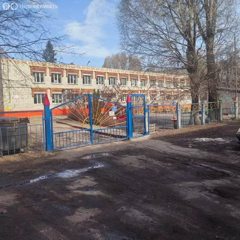 3-комнатная квартира: Брянск, улица Менжинского, 11 (59 м) - Фото 2