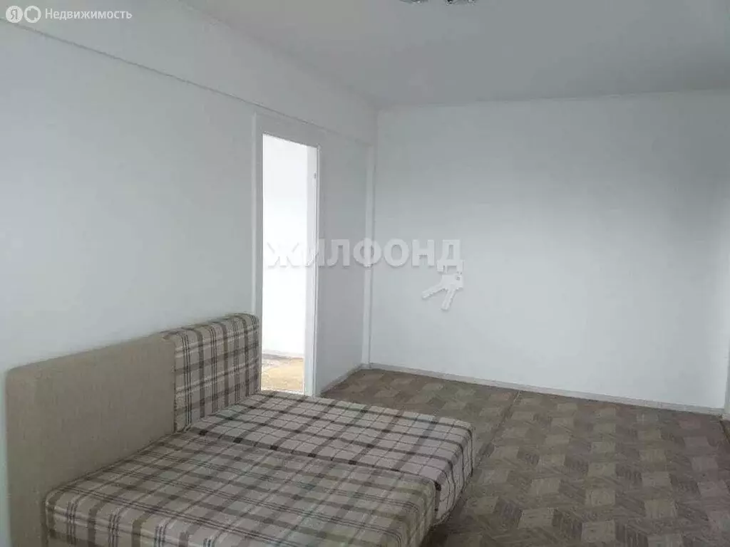 3-комнатная квартира: Новосибирск, улица Авиастроителей, 39/1 (49 м) - Фото 1