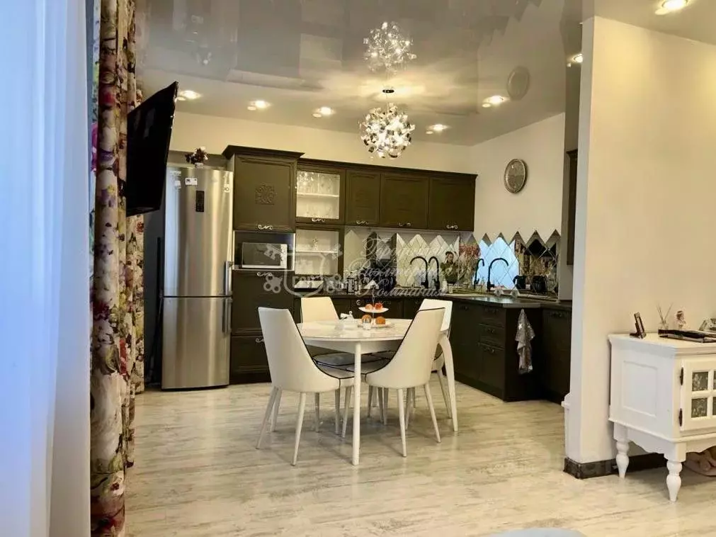 3-к кв. Иркутская область, Иркутск ул. Можайского, 3/2 (68.9 м) - Фото 1