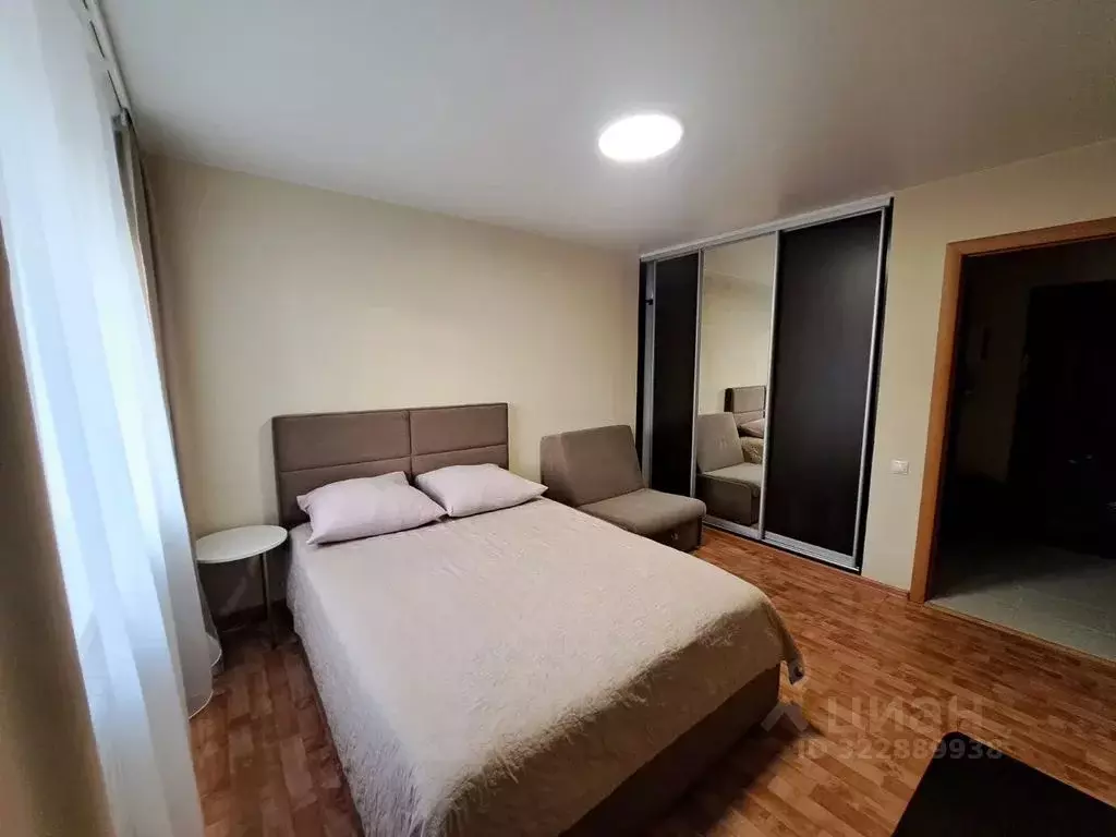 1-к кв. Омская область, Омск Светловская ул., 10 (33.0 м) - Фото 0