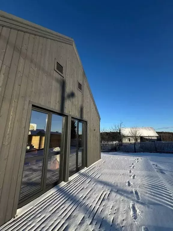 Дом в Новгородская область, Валдайский район, Рощинское с/пос, д. ... - Фото 1