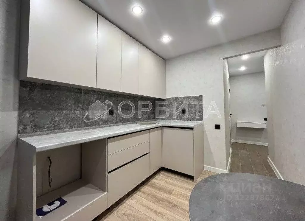 1-к кв. Тюменская область, Тюмень ул. Александра Матросова, 1 (35.5 м) - Фото 1