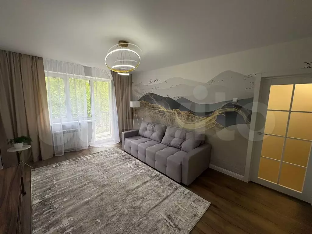 2-к. квартира, 60 м, 2/9 эт. - Фото 1