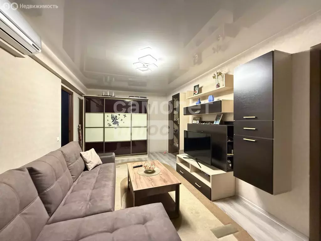 4-комнатная квартира: Волгоград, микрорайон Жилгородок, Полесская ... - Фото 1