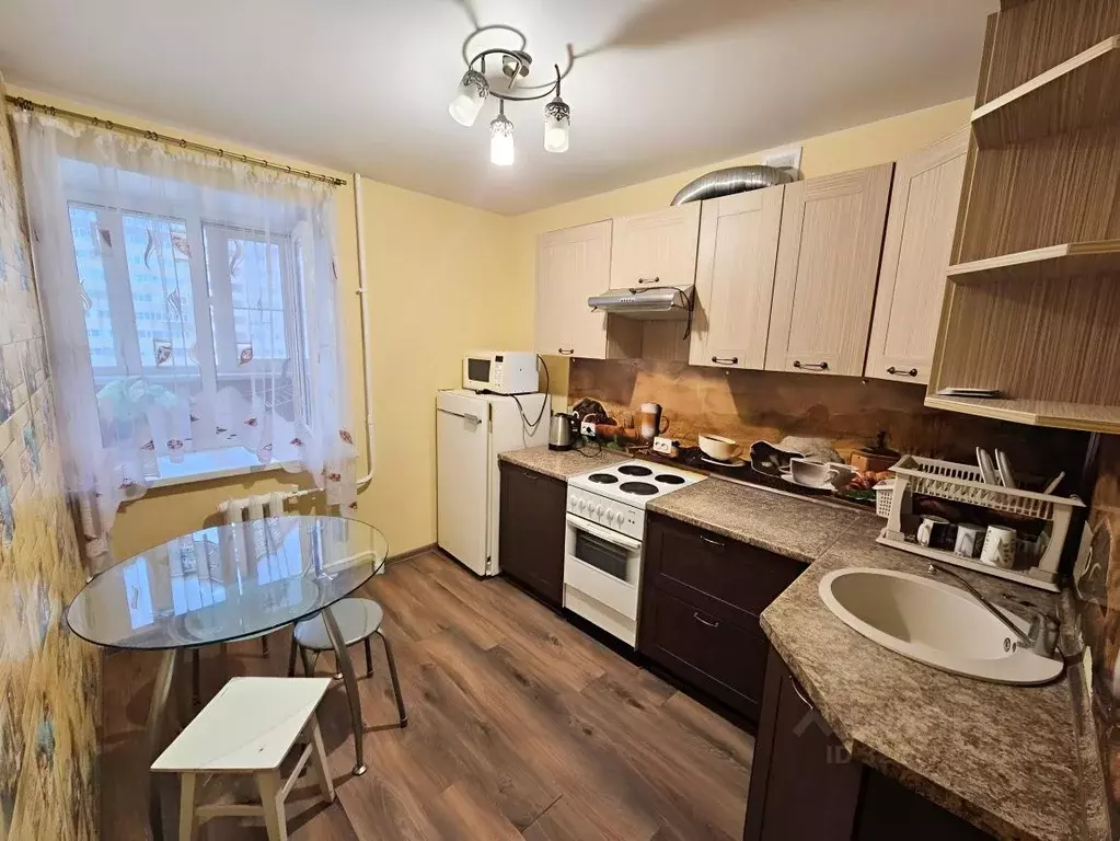 2-к кв. Тюменская область, Тюмень ул. Газопромысловая, 2 (62.0 м) - Фото 1