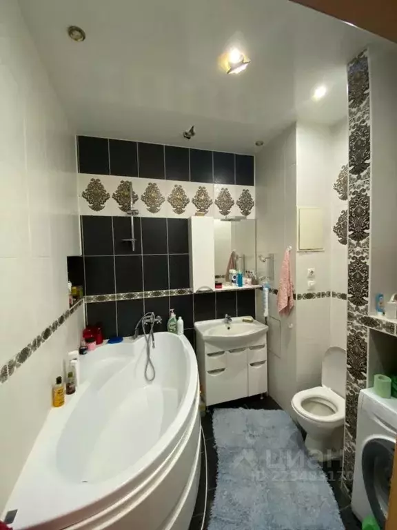 1-к кв. Омская область, Омск ул. Сазонова, 33 (48.0 м) - Фото 1