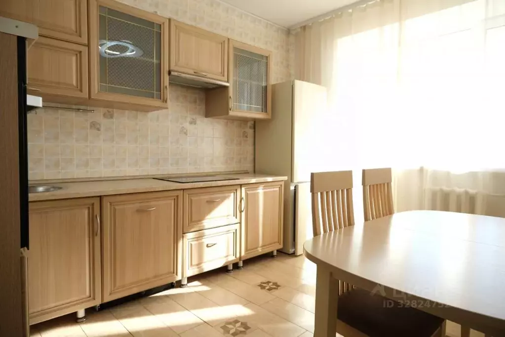 3-к кв. Башкортостан, Уфа ул. Свердлова, 67 (72.3 м) - Фото 0