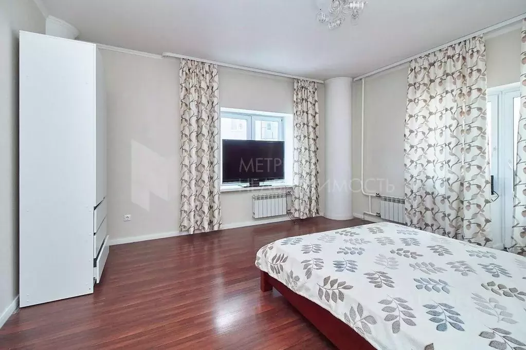 2-к кв. Тюменская область, Тюмень ул. 50 лет ВЛКСМ, 15 (66.0 м) - Фото 0