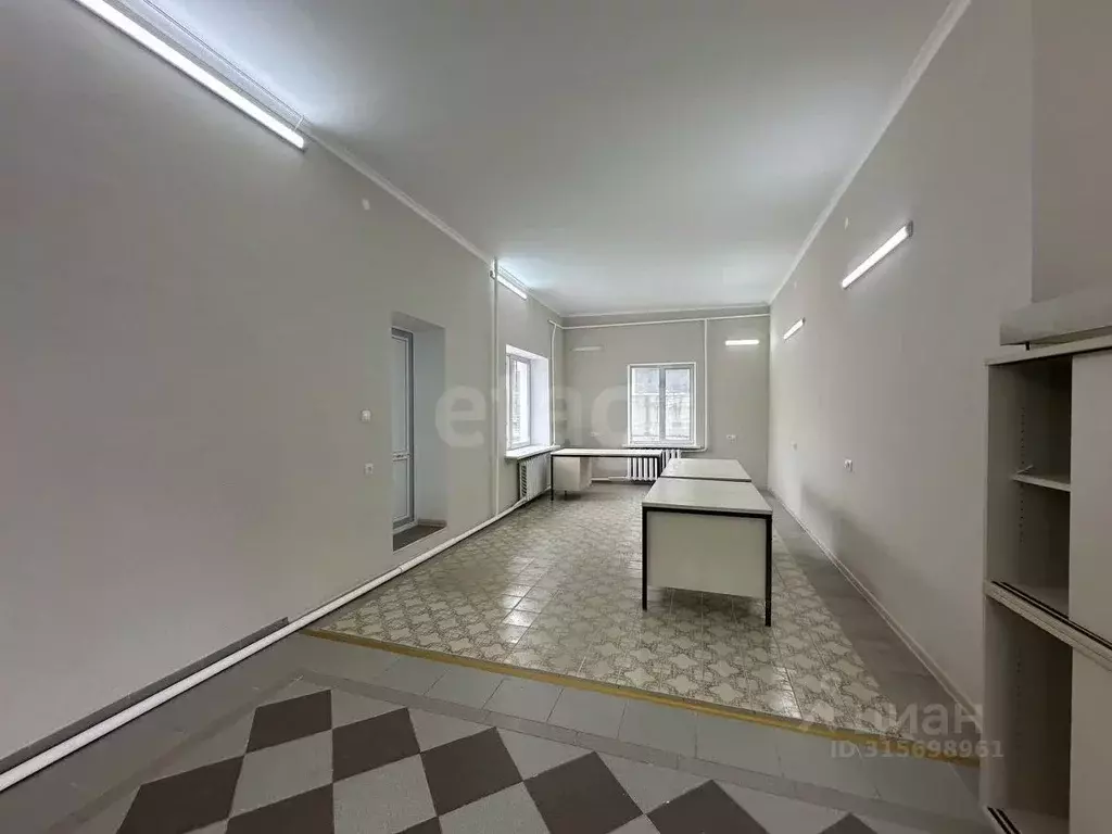 Офис в Крым, Симферополь ул. Лебедева (50 м) - Фото 0
