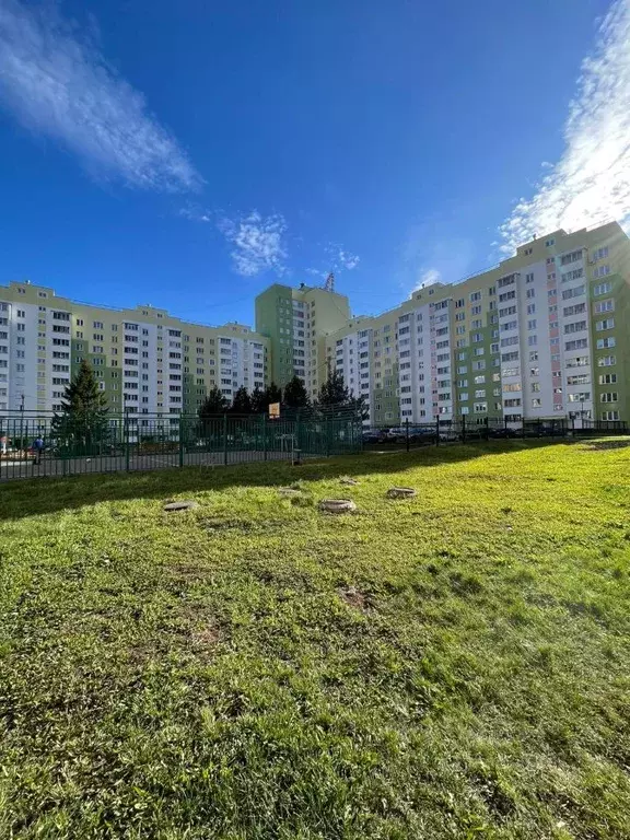 3-к кв. Кировская область, Киров ул. 65-летия Победы, 3 (74.9 м) - Фото 0