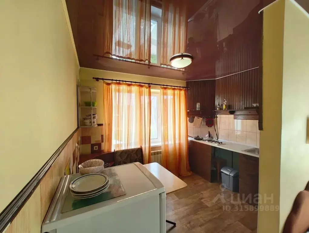 2-к кв. Крым, Керчь ул. Петра Королева, 15/1 (40.0 м) - Фото 1