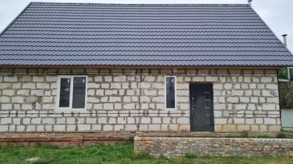 Дом в Белгородская область, Волоконовка рп ул. Курячего, 94 (75 м) - Фото 1