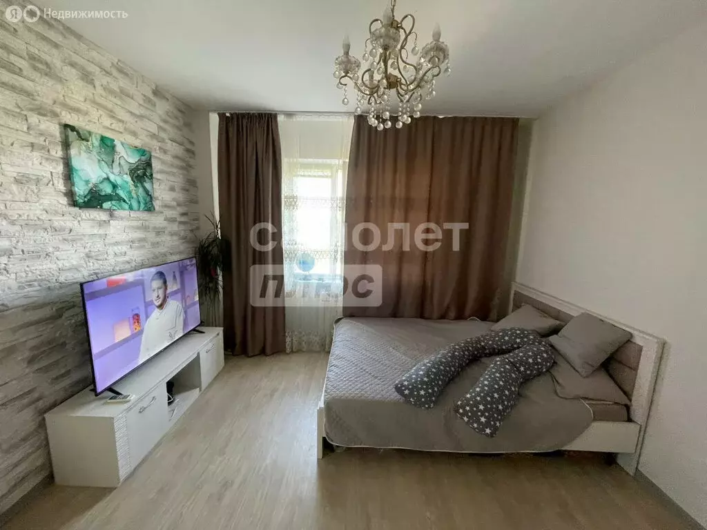 1-комнатная квартира: Астрахань, улица Бабаевского, 1к7 (35 м) - Фото 1