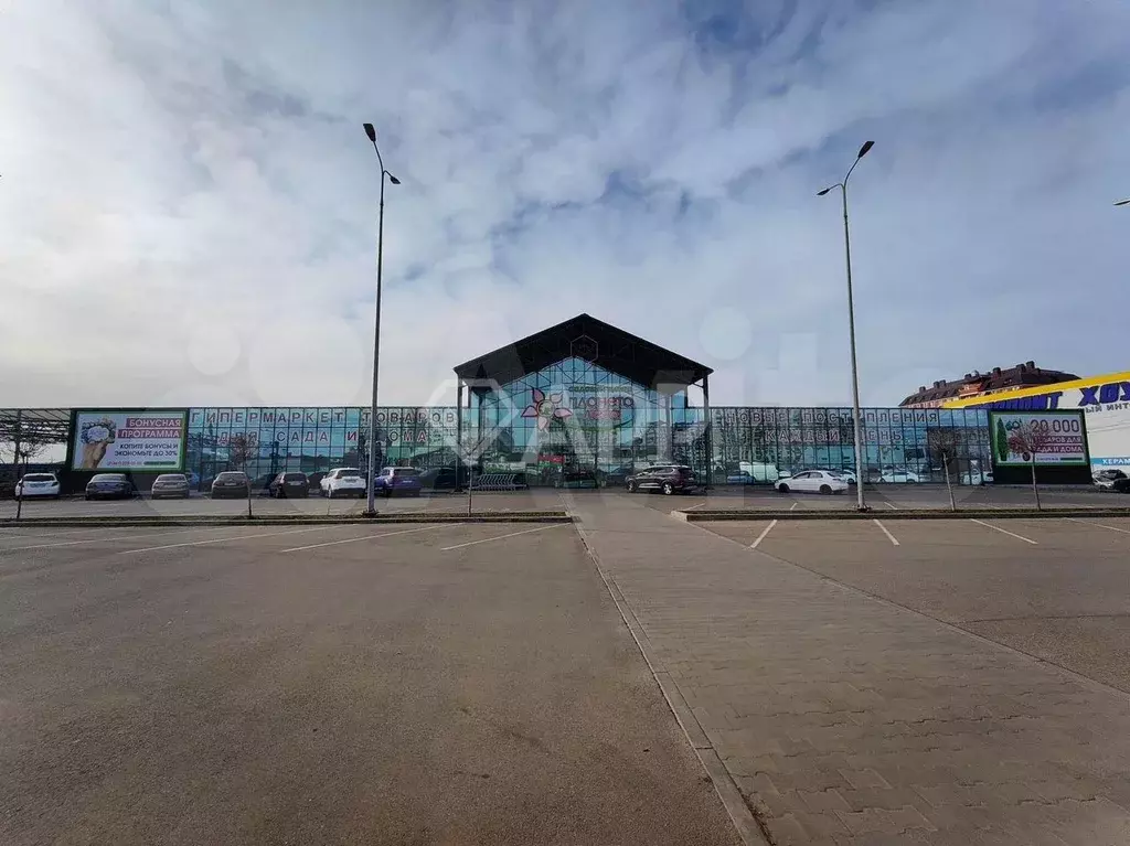 Продаю торговый центр, 3 800 м - Фото 1
