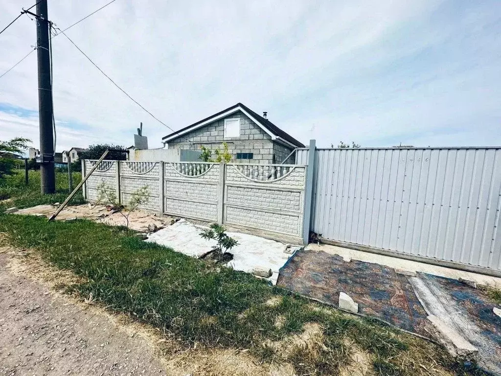 Дом в Крым, Ленинский район, Щелкино городское поселение, Энергетик-2 ... - Фото 1