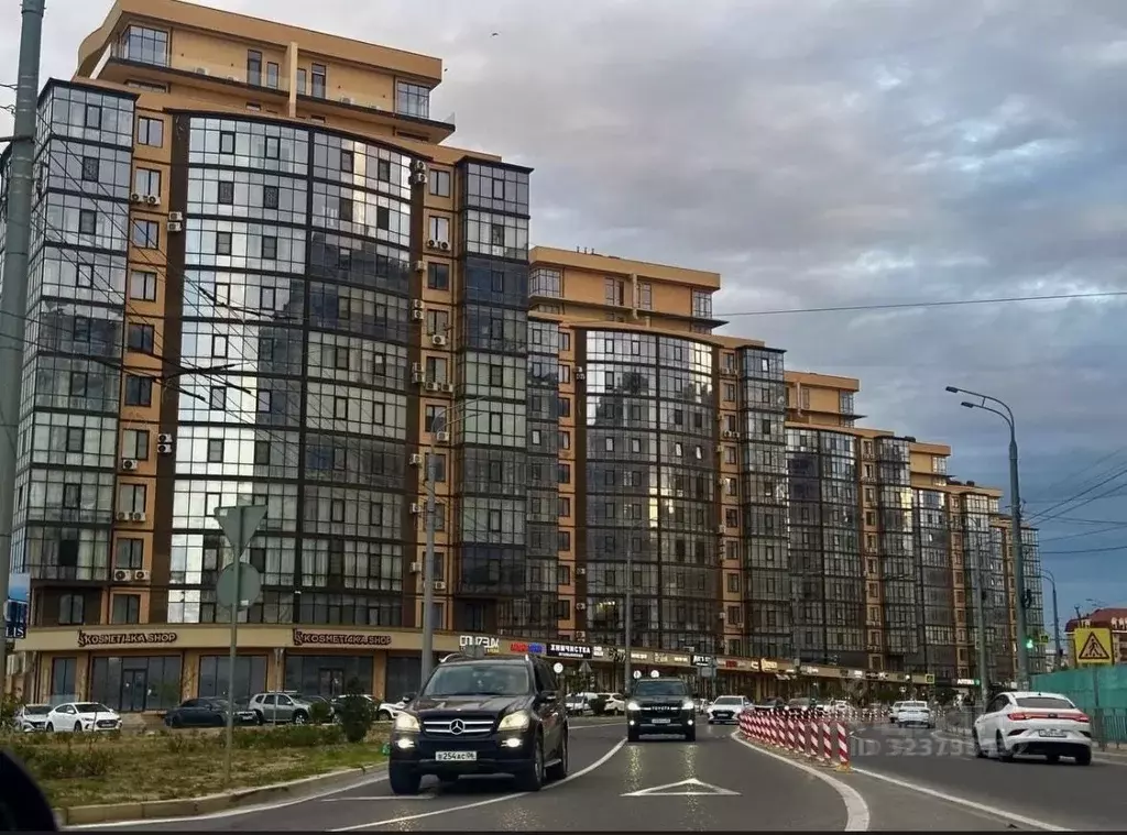 2-к кв. Дагестан, Каспийск просп. Акулиничева, 2 (100.0 м) - Фото 0