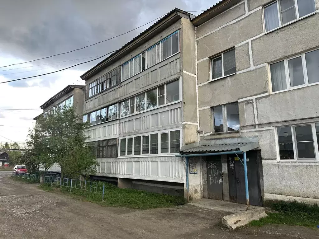 Доля в 3-к. квартире, 60 м, 1/3 эт. - Фото 1