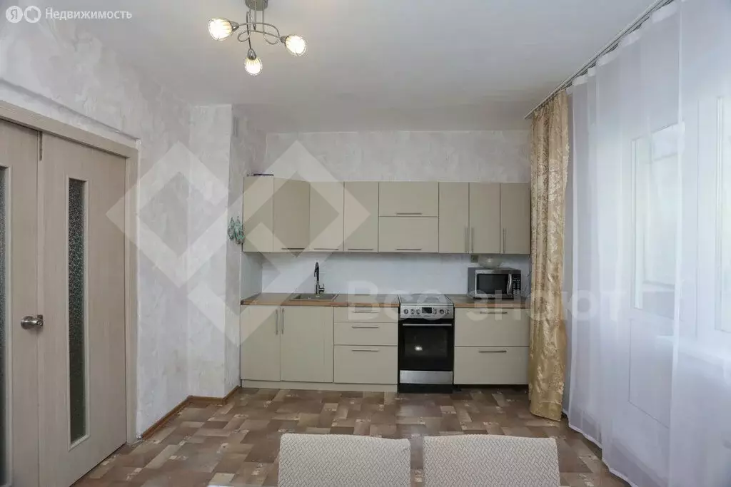 3-комнатная квартира: Челябинск, улица Молодогвардейцев, 41 (109.2 м) - Фото 1