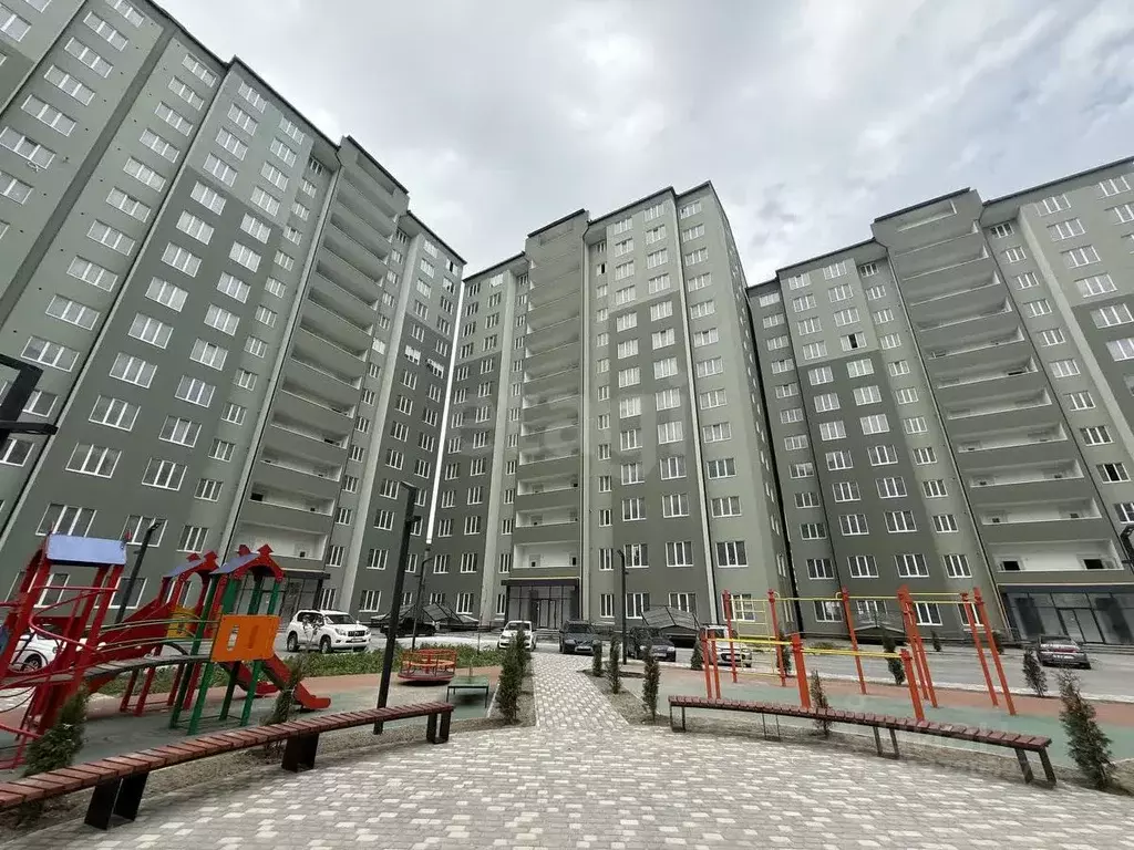 3-к кв. Дагестан, Каспийск ул. Михаила Ломоносова, 1/4 (105.0 м) - Фото 0