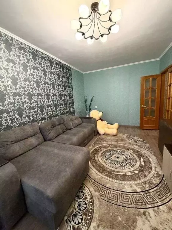 3-к кв. Белгородская область, Белгород 10-й мкр, ул. 60 лет Октября, 8 ... - Фото 2