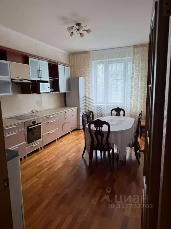2-к кв. Белгородская область, Старый Оскол Степной мкр, 13 (82.0 м) - Фото 1